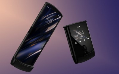 Motorola представила смартфон-раскладушку RAZR