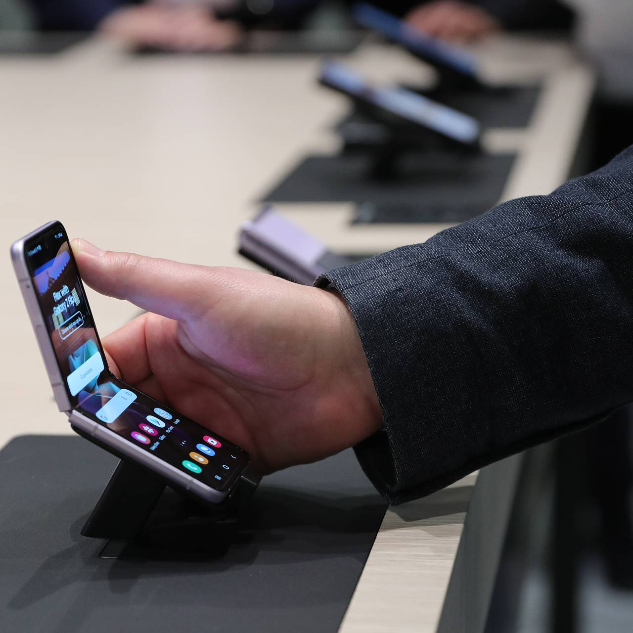 Samsung rekord dəstəyi ilə ucuz smartfon buraxacaq