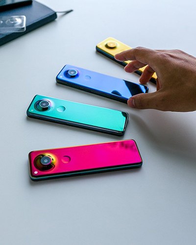 Создатель Android показал новый смартфон Essential. И он очень длинный