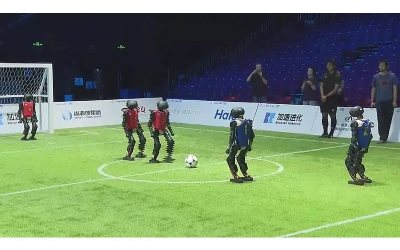 Pekində insanabənzər robotlar arasında dünyada ilk futbol turniri keçirilib