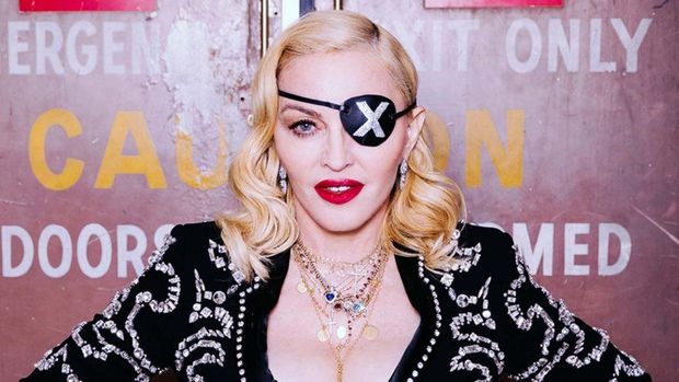 Madame X отложила шоу в Нью-Йорке из-за травмы колена