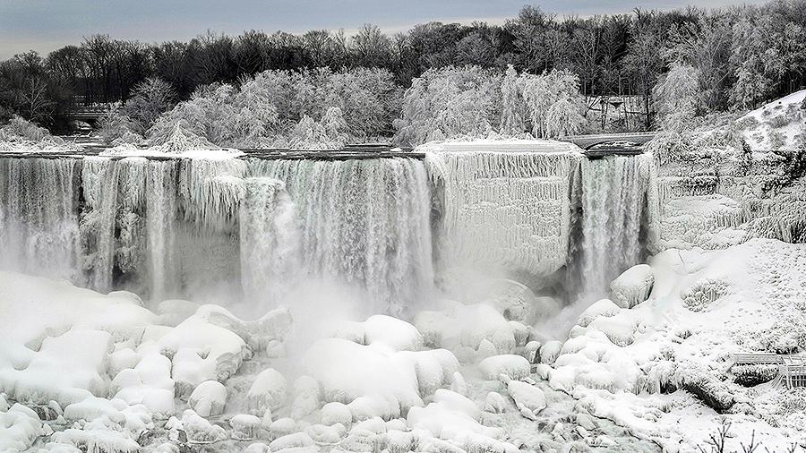 Ниагарский водопад замерз из-за сильных холодов